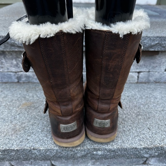 UGG Australia Kensington Brown Leather Boots with Shearling Lining - Picture 4 of 10